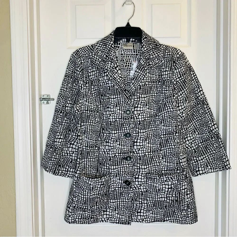 Chicos Pebbled Trail Phyllis 3/4 Sleeve Jacket White and Black Size 1